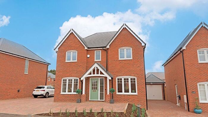 4 Bedroom Detached House For Sale In Cygnets Rest, Stonebow Road, WR10