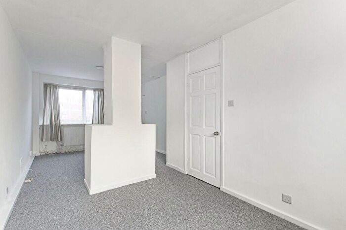 2 Bedroom Flat To Rent In Clendon Way London, SE18