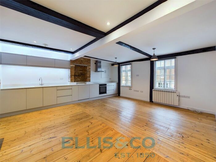 2 Bedroom Flat To Rent In Lawsons Mews, Kinnings Row, Tonbridge, TN9