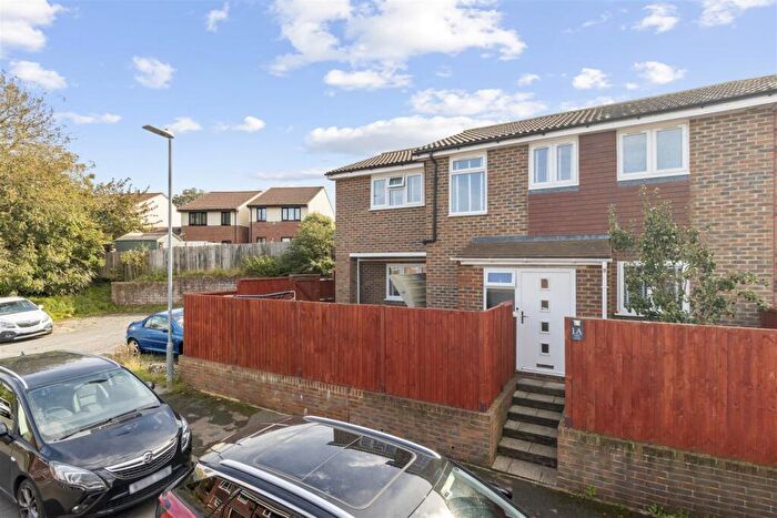 4 Bedroom End Of Terrace House For Sale In Vale Close, Seaford, BN25