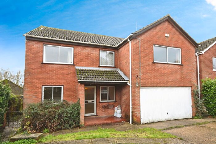 5 Bedroom Detached House For Sale In Vesta Close, Coggeshall, Colchester, CO6