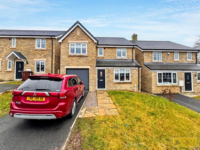 4 Bedroom Detached House For Sale In College Drive, Buxton, SK17