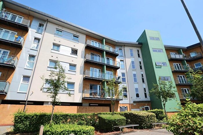 1 Bedroom Flat To Rent In Parkhouse Court, Hatfield, AL10
