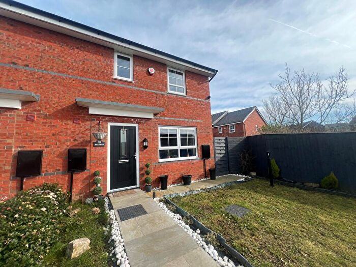 2 Bedroom Semi-Detached House To Rent In Bankside, Hyde, SK14