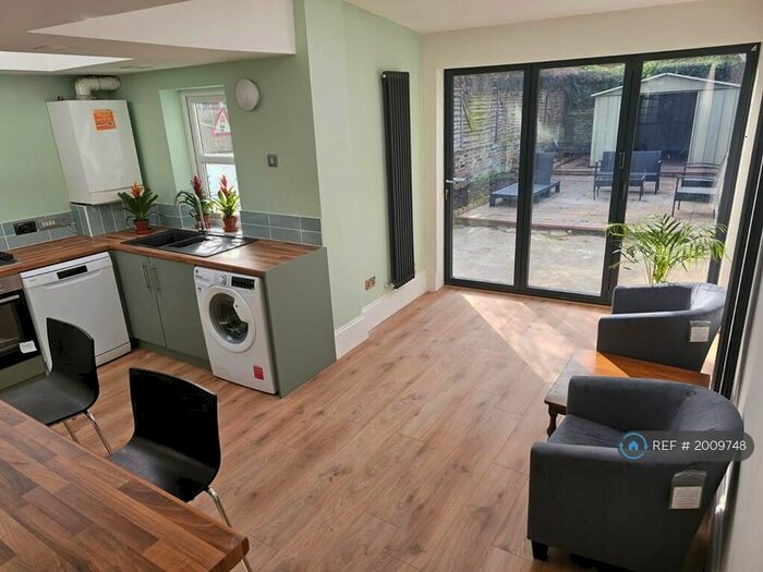 4 Bedroom Terraced House To Rent In Grove Road, London, N15