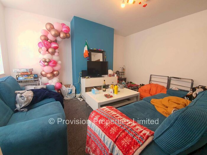 4 Bedroom End Of Terrace House To Rent In Cross Speedwell Street, Woodhouse, Leeds, LS6