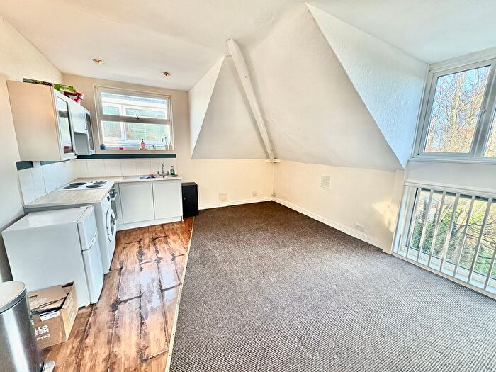 1 Bedroom Flat To Rent In Fountain Road, Birmingham, B17