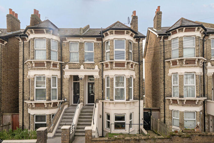 1 Bedroom Apartment For Sale In Beechfield Road, London, SE6