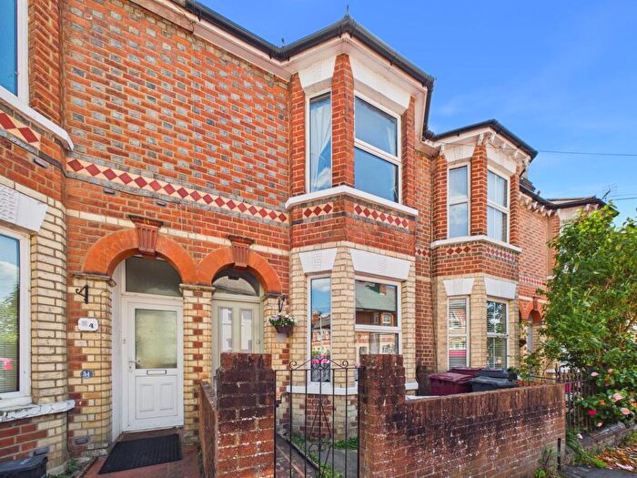 2 Bedroom Terraced House For Sale In Swainstone Road, Reading, RG2