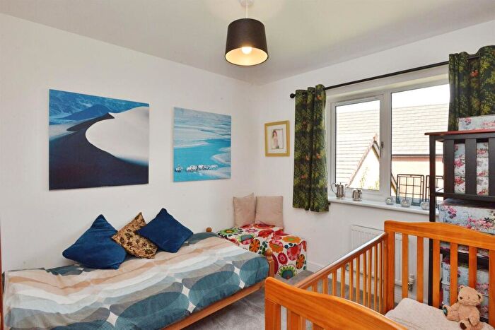 4 Bedroom Detached House For Sale In Montgomery Way, Glebe Farm, Milton Keynes, MK17