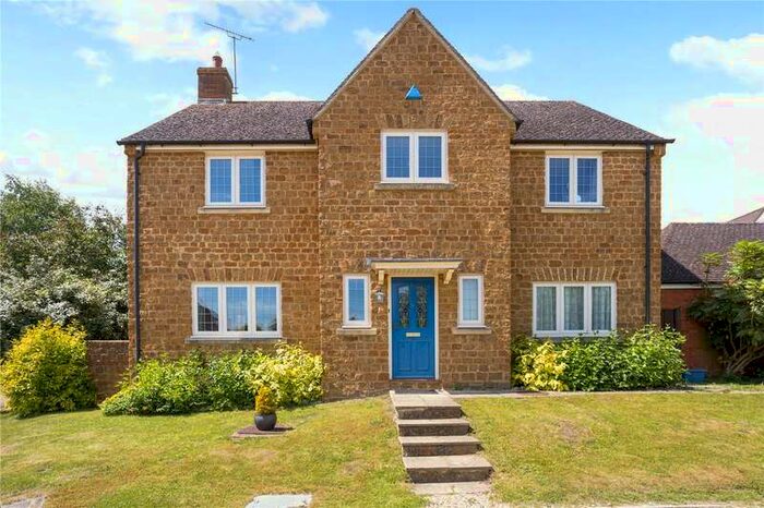 4 Bedroom Detached House For Sale In Cherry Fields, Cropredy, Banbury, Oxfordshire, OX17