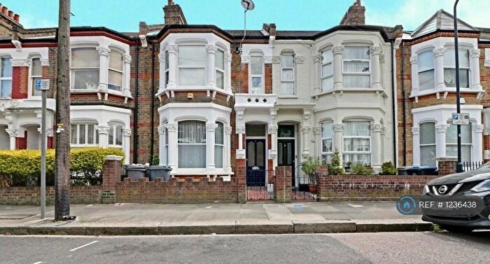3 Bedroom Flat To Rent In Ashburnham Road, London, NW10