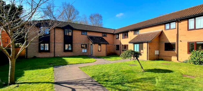 2 Bedroom Flat To Rent In St Albans Road West, Hatfield, AL10