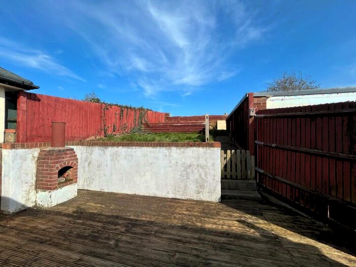 2 Bedroom Detached Bungalow To Rent In Thornhill Rise, Portslade, Brighton, BN41