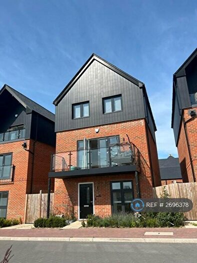 5 Bedroom Detached House To Rent In Granadiers Road, Winchester, SO22