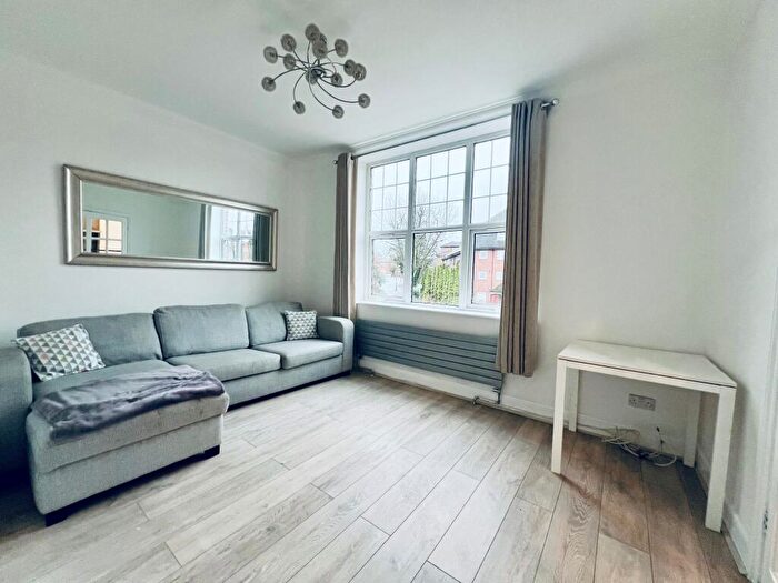 2 Bedroom Apartment To Rent In Woodside Park Road, North Finchley, N12