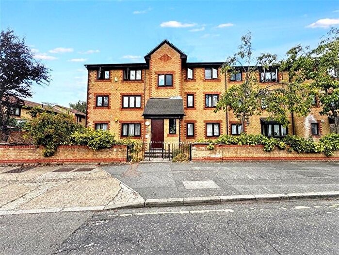 1 Bedroom Flat To Rent In Francis Street, Stratford, E15