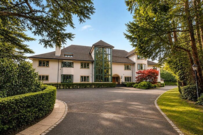 4 Bedroom Flat For Sale In Forrest Hills, South Downs Road, WA14