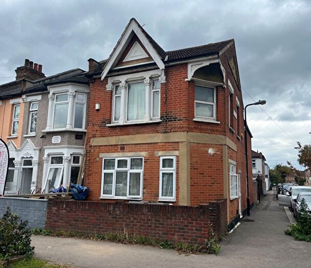 2 Bedroom Flat For Sale In B Belgrave Road, Walthamstow, London, E17
