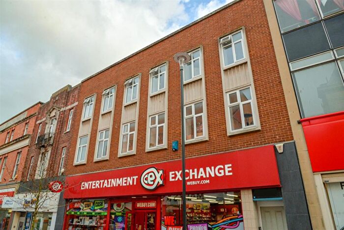 1 Bedroom Flat To Rent In Middle Street, Yeovil, BA20