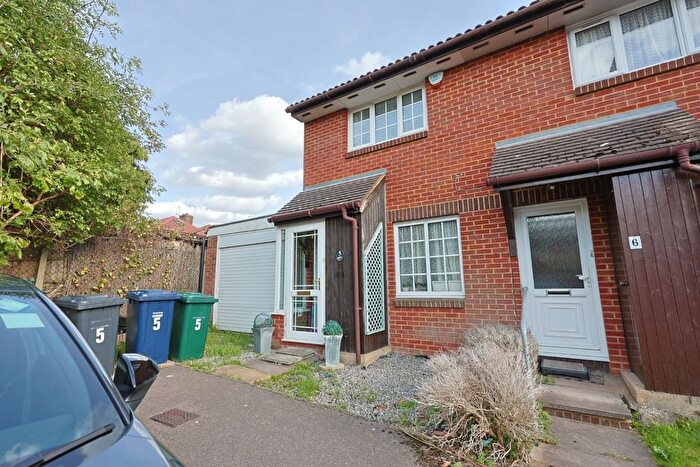 2 Bedroom End Terrace House For Sale In Pavilion Way, Edgware, Middlesex, HA8