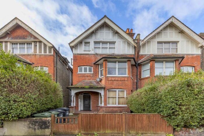 1 Bedroom Flat To Rent In Riggindale Road, London, SW16