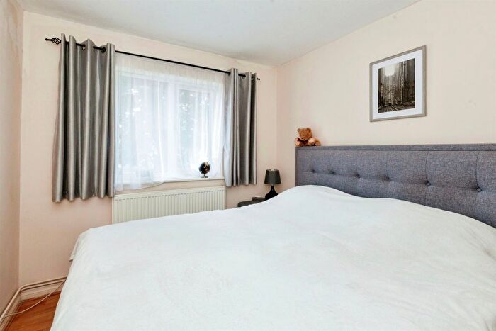 1 Bedroom Flat To Rent In Victoria Road, Slough, SL2