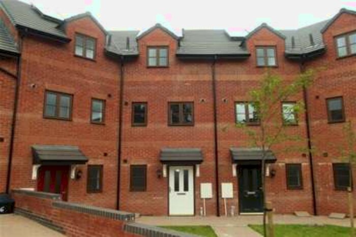 4 Bedroom House To Rent In Cullompton - Zero Deposit Option Available, EX15