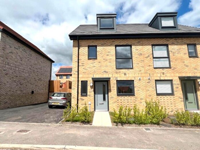 3 Bedroom Semi-Detached House To Rent In Keyford Meadows, Frome, BA11