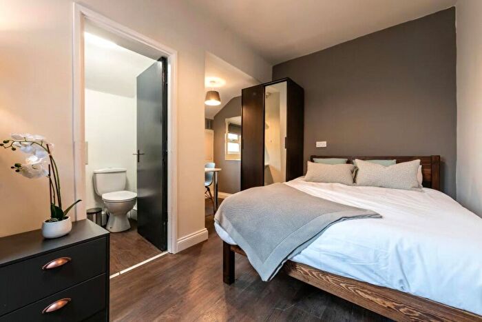 7 Bedroom House To Rent In Mount Pleasant Road, Devon, EX4