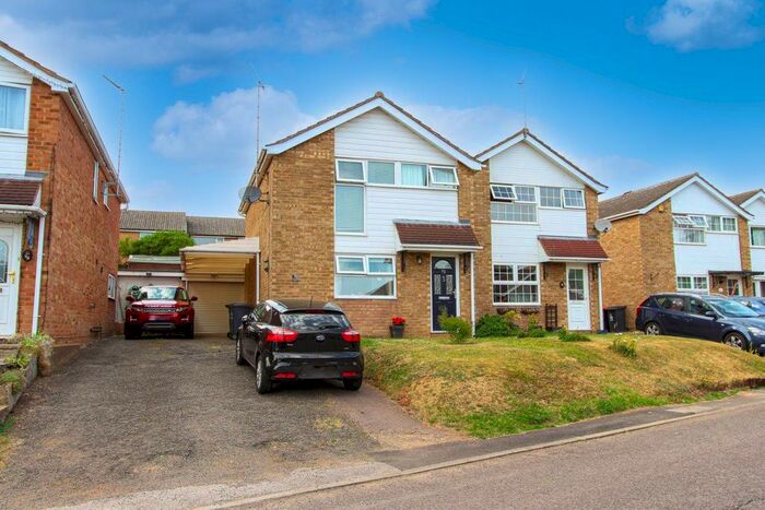 3 Bedroom Property To Rent In Bideford Green, Leighton Buzzard, LU7