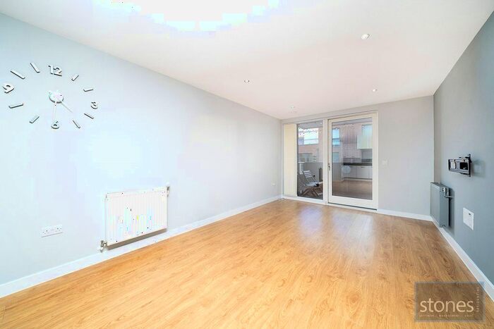 2 Bedroom Flat To Rent In Edmund Street, Elephant &amp; Castle, London, SE5