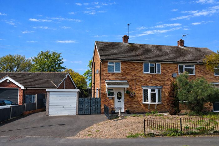 3 Bedroom Semi Detached House For Sale In Beacon Avenue, Thurmaston, Leicestershire, LE4