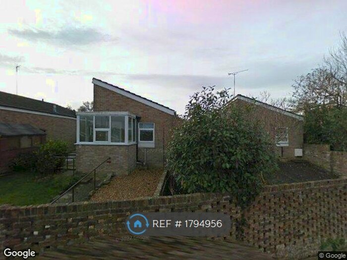 2 Bedroom Bungalow To Rent In Yew Tree Close, Yeovil, BA20