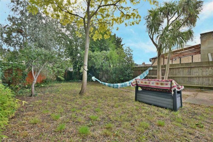 1 Bedroom Flat To Rent In Pellatt Grove, Wood Green, N22