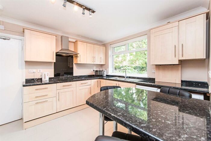 3 Bedroom Flat To Rent In Copland Terrace, Shieldfield, Newcastle Upon Tyne, NE2