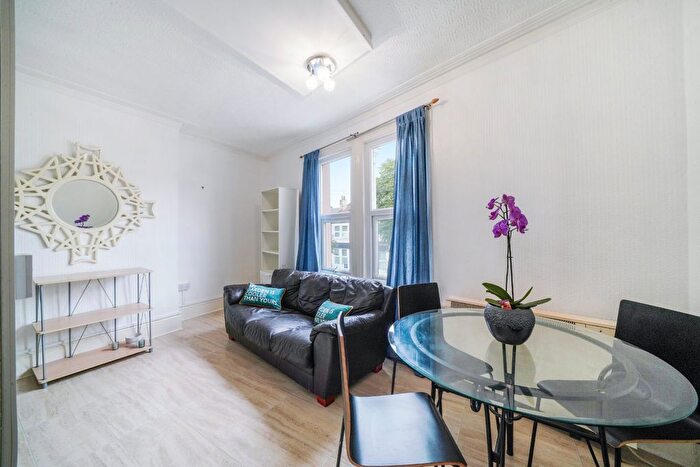 3 Bedroom Maisonette To Rent In Chapter Road, London, NW2