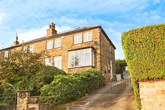 3 Bedroom Semi-Detached House For Sale In Barley Cote Grove, Riddlesden, Keighley, BD20