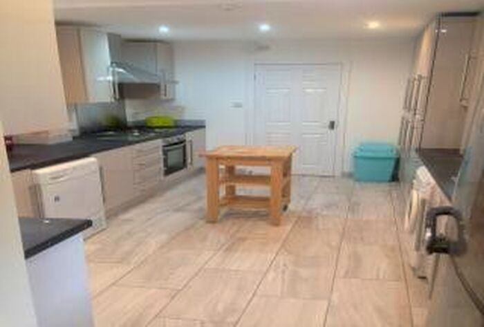 5 Bedroom Terraced House To Rent In Russell Road, Liverpool, Merseyside, L18