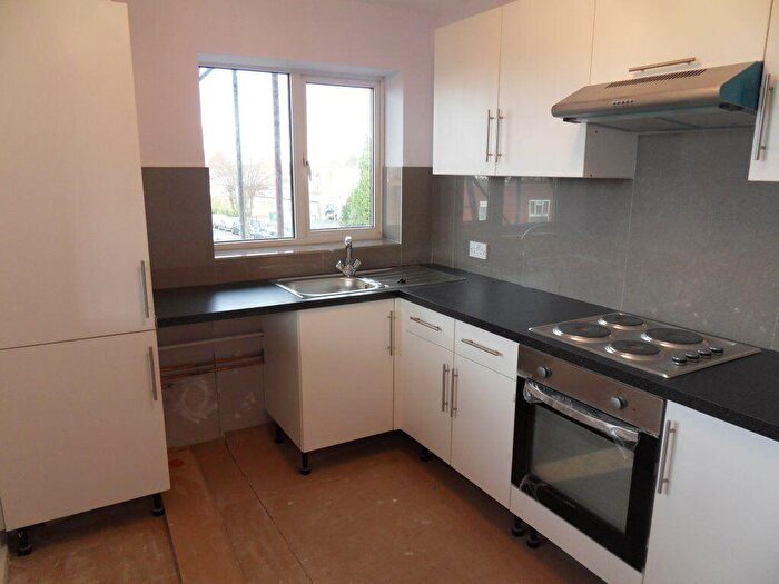 2 Bedroom Flat To Rent In St Pauls Court-Westcliff On Sea : Online Enquires, SS0
