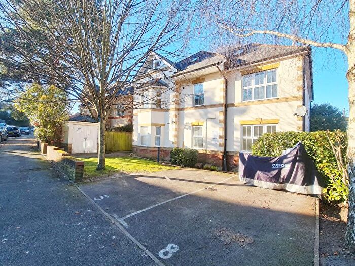 2 Bedroom Flat For Sale In William House, St. Albans Crescent, Queens Park, Bournemouth, BH8