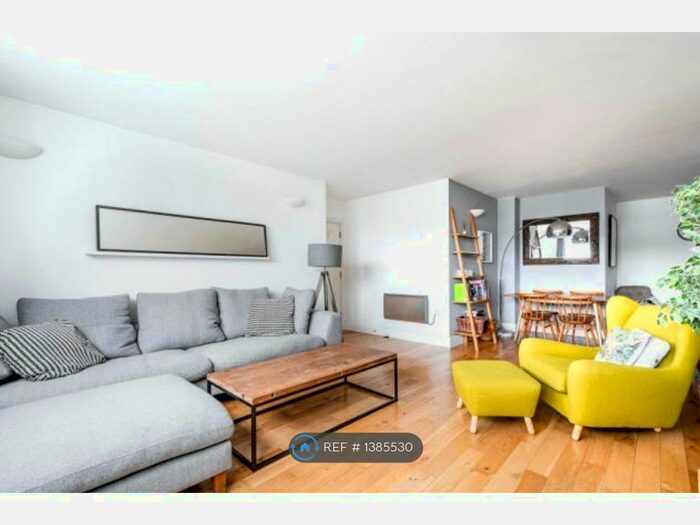 2 Bedroom Flat To Rent In Hacon Square, London, E8