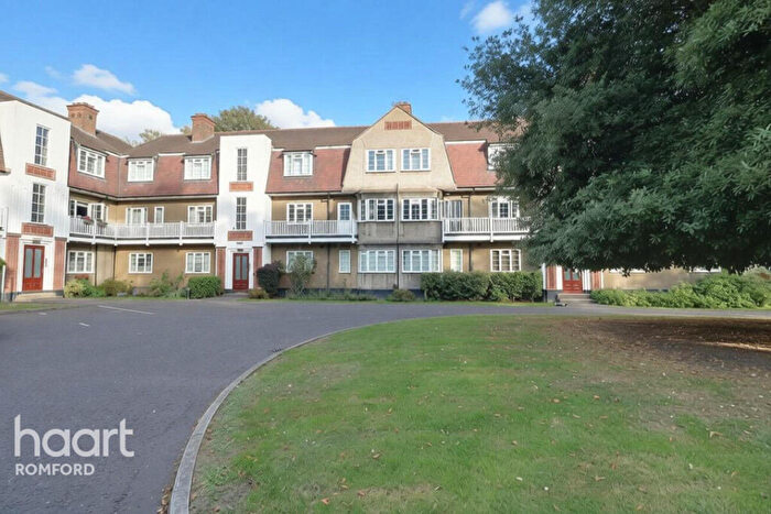 2 Bedroom Apartment To Rent In Upminster Road, Hornchurch, RM11