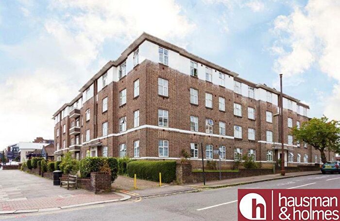 2 Bedroom Flat For Sale In Windsor Court, NW11