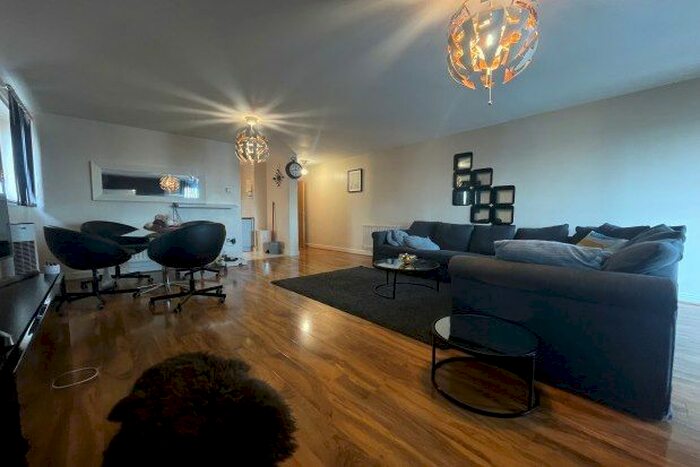 2 Bedroom Flat To Rent In Erebus Drive, London, SE28