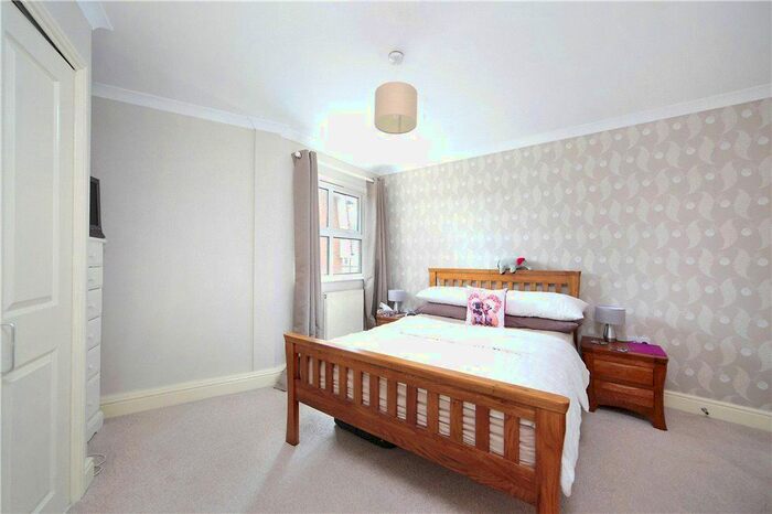 2 Bedroom Flat To Rent In Falcon Brook Mansions, Balham High Road, SW17
