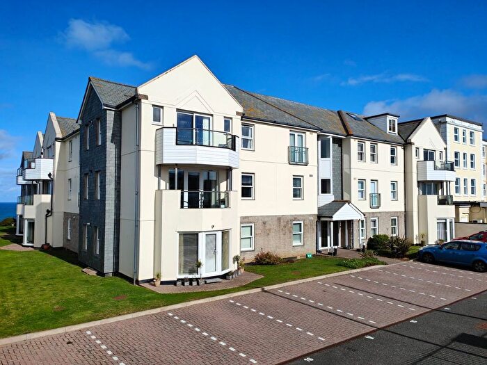 2 Bedroom Flat For Sale In Spinnakers, Pentire Avenue, TR7