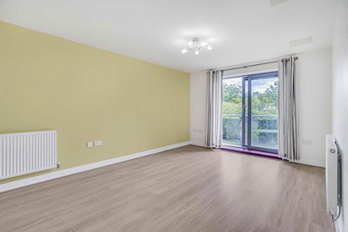 2 Bedroom Flat For Sale In St. Georges Grove, Earlsfield, SW17