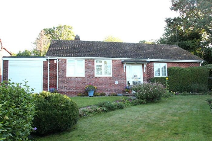 3 Bedroom Detached Bungalow To Rent In Waram Close, Eddington, Hungerford, ., RG17