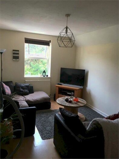 1 Bedroom Flat To Rent In Crescent Road, Bournemouth, BH2